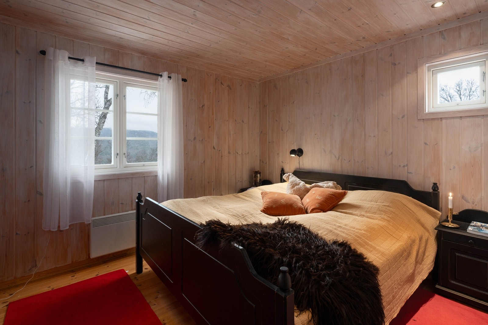 Hytten har tre koselige soverom Galleribilde