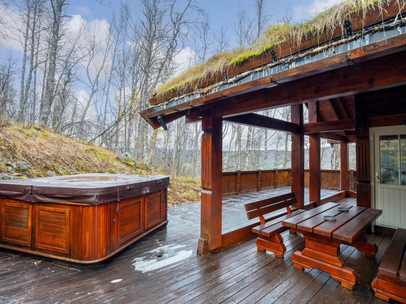 Ta en velfortjent pust i bakken, i det rykende varme boblebadet Galleribilde