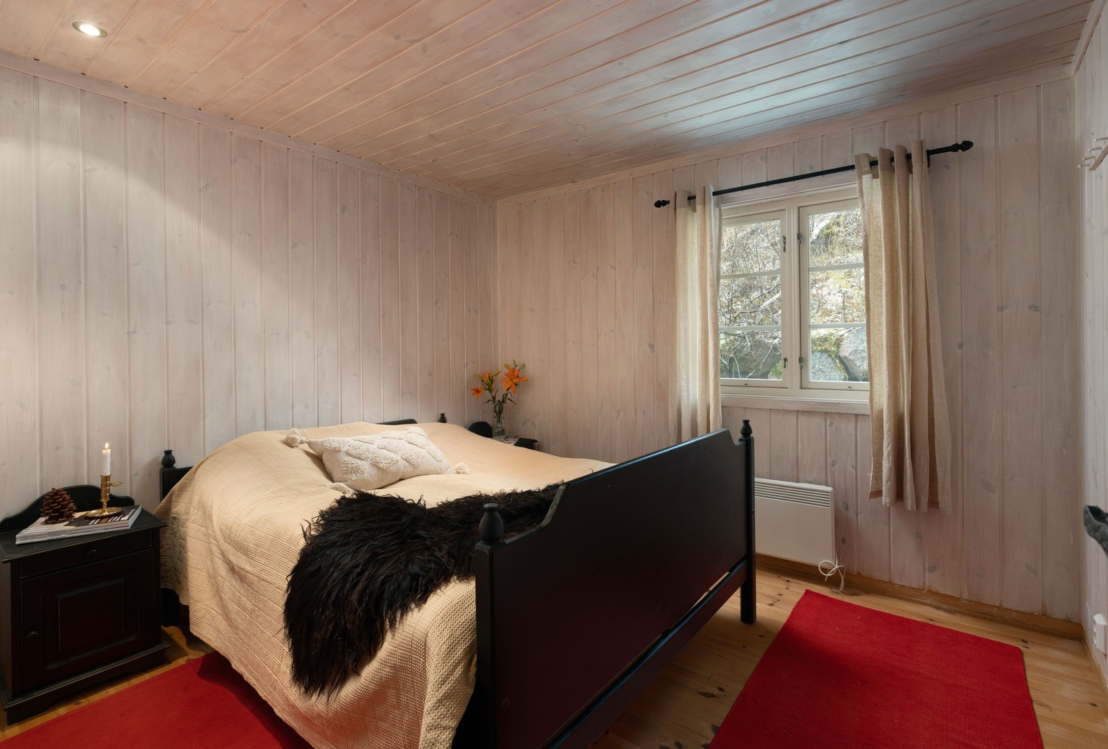 Drøm søtt i myke dyner, omringet av frisk fjelluft Galleribilde