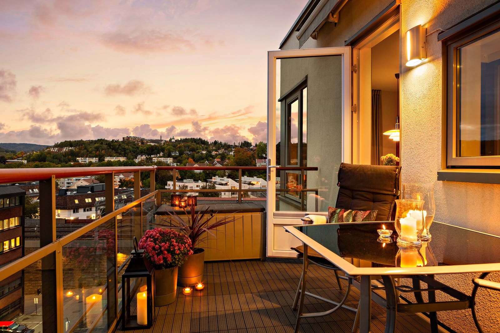 Balkongen har lekker og usjenert utsikt over Sandvika Galleribilde