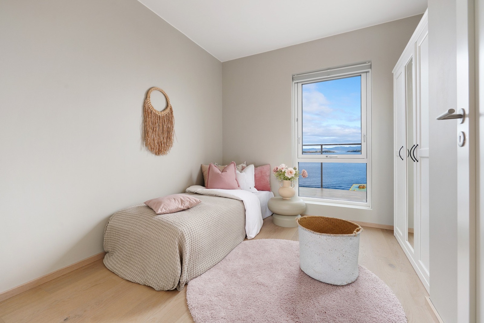 Soverom 3. Skulle man heller ønske en større stue kan dette rommet fjernes. Galleribilde