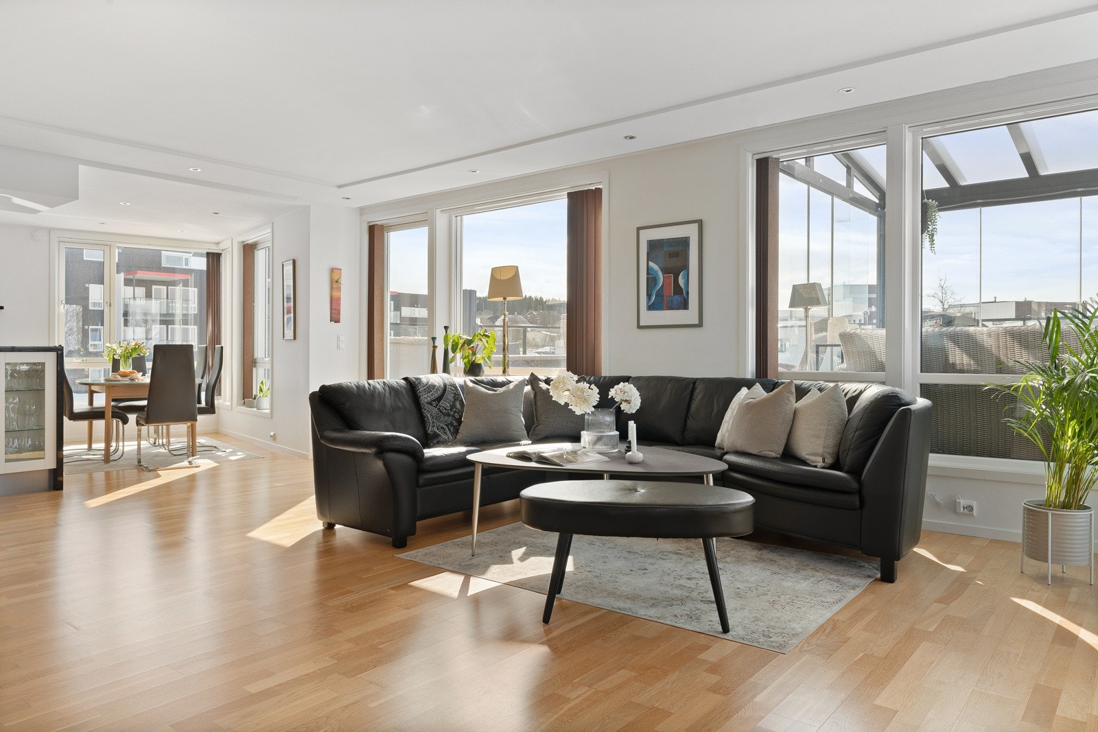 Samle familien her - En stue som kombinerer komfort og stil! Galleribilde