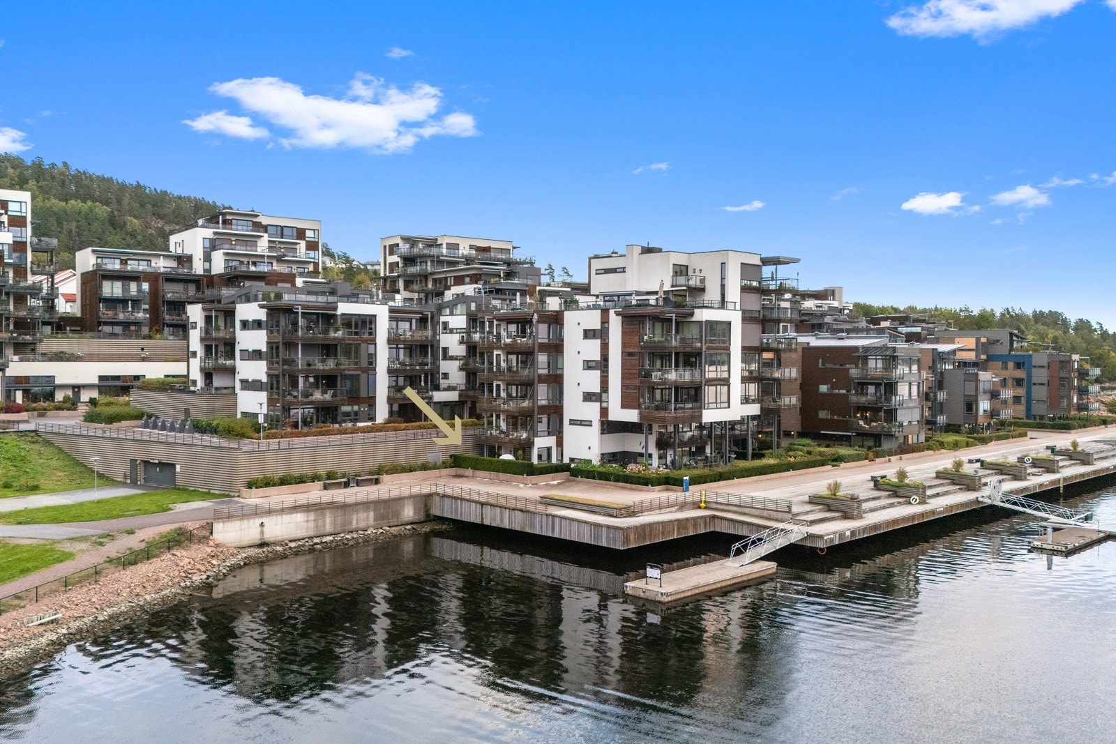 Her bor man rett ved vannkanten! Galleribilde