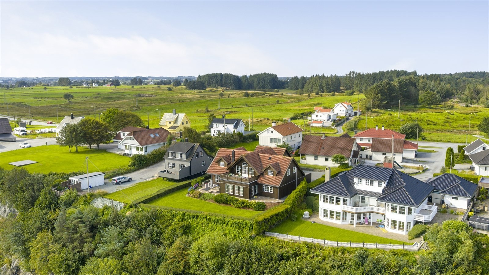 Nye og moderne Torvastad skole og kultursenter, samt flere barnehager finner man på Torvastad Galleribilde
