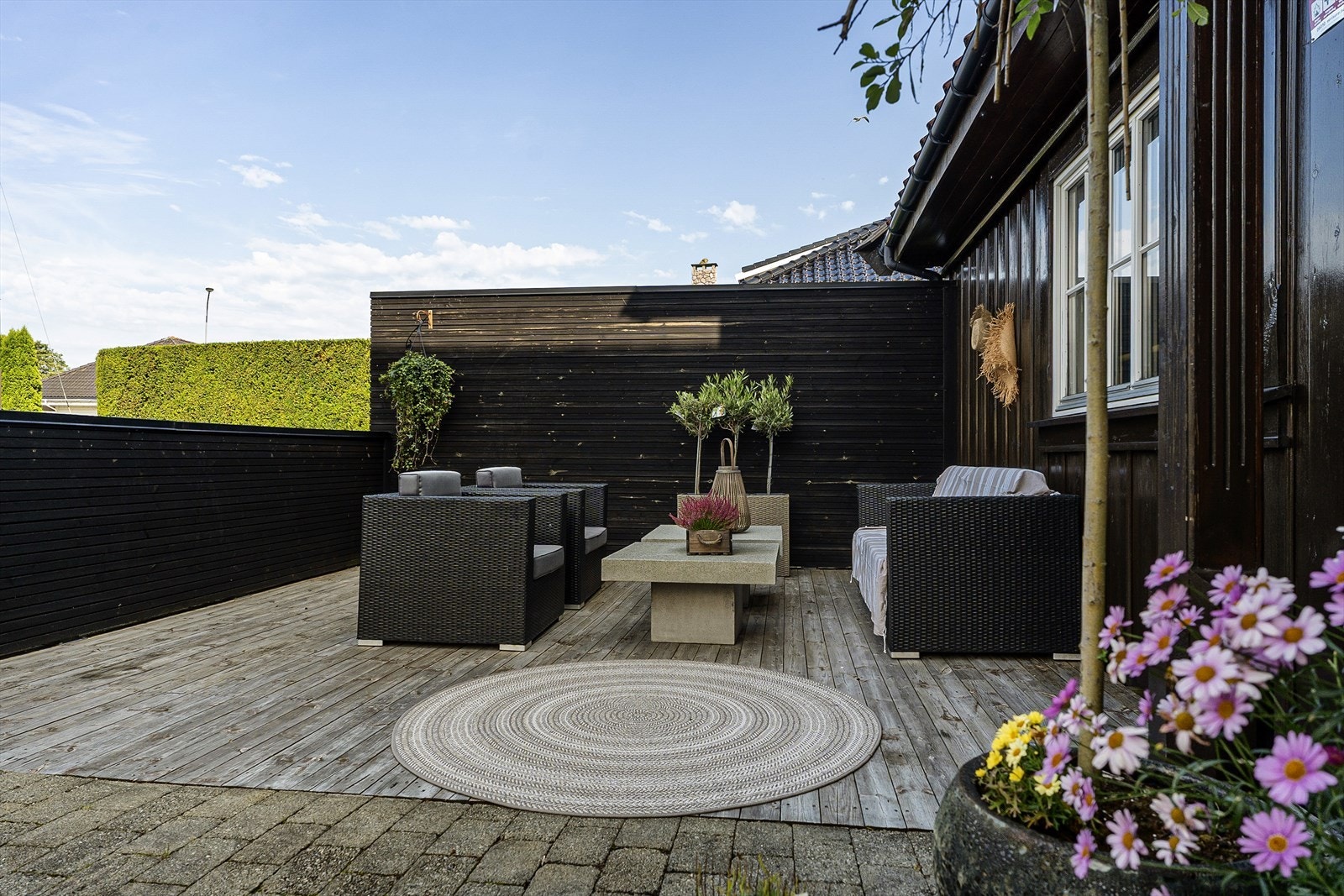 God plass til hagemøbler Galleribilde