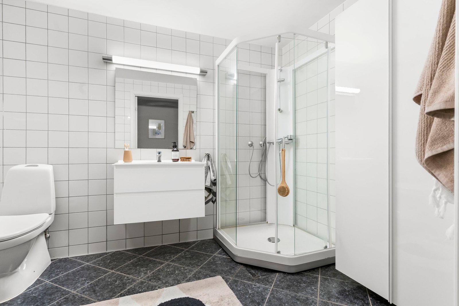 Flislagt bad med varmekabler Galleribilde