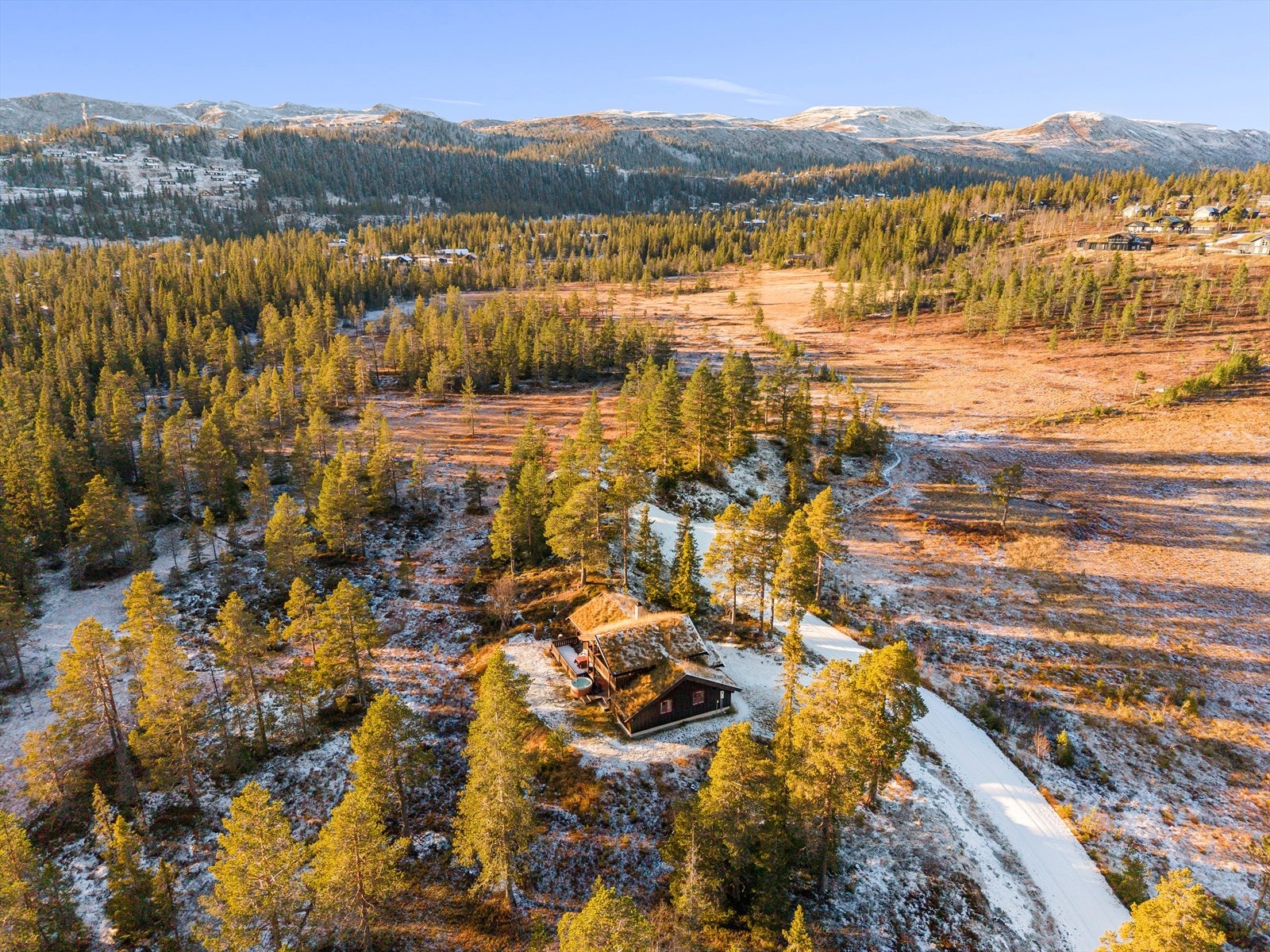 På vinterstid er området et paradis for langrennsski, med velpreparerte løyper som strekker seg gjennom det vakre vinterlandskapet. Galleribilde
