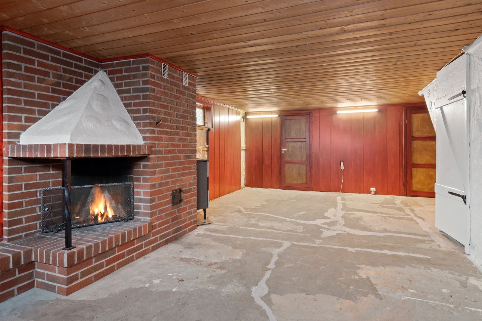 kjellerstue med peis! Galleribilde