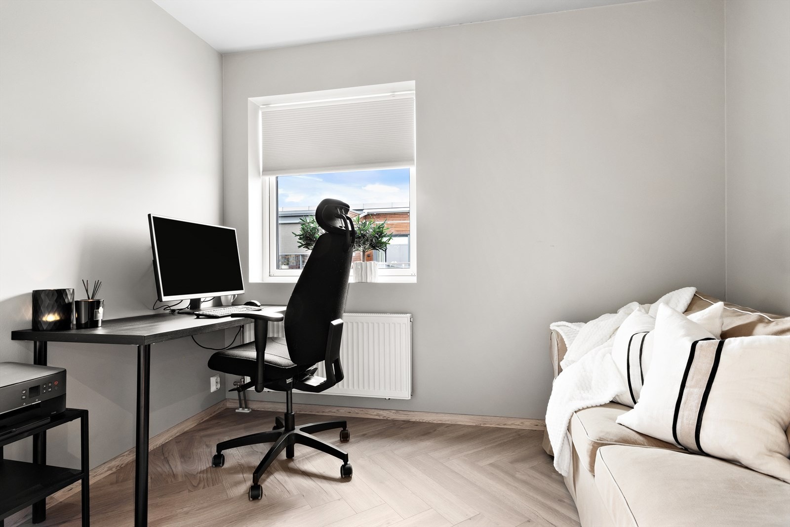 Soverom 2 passer utmerket som barnerom, gjesterom eller hjemmekontor. Galleribilde