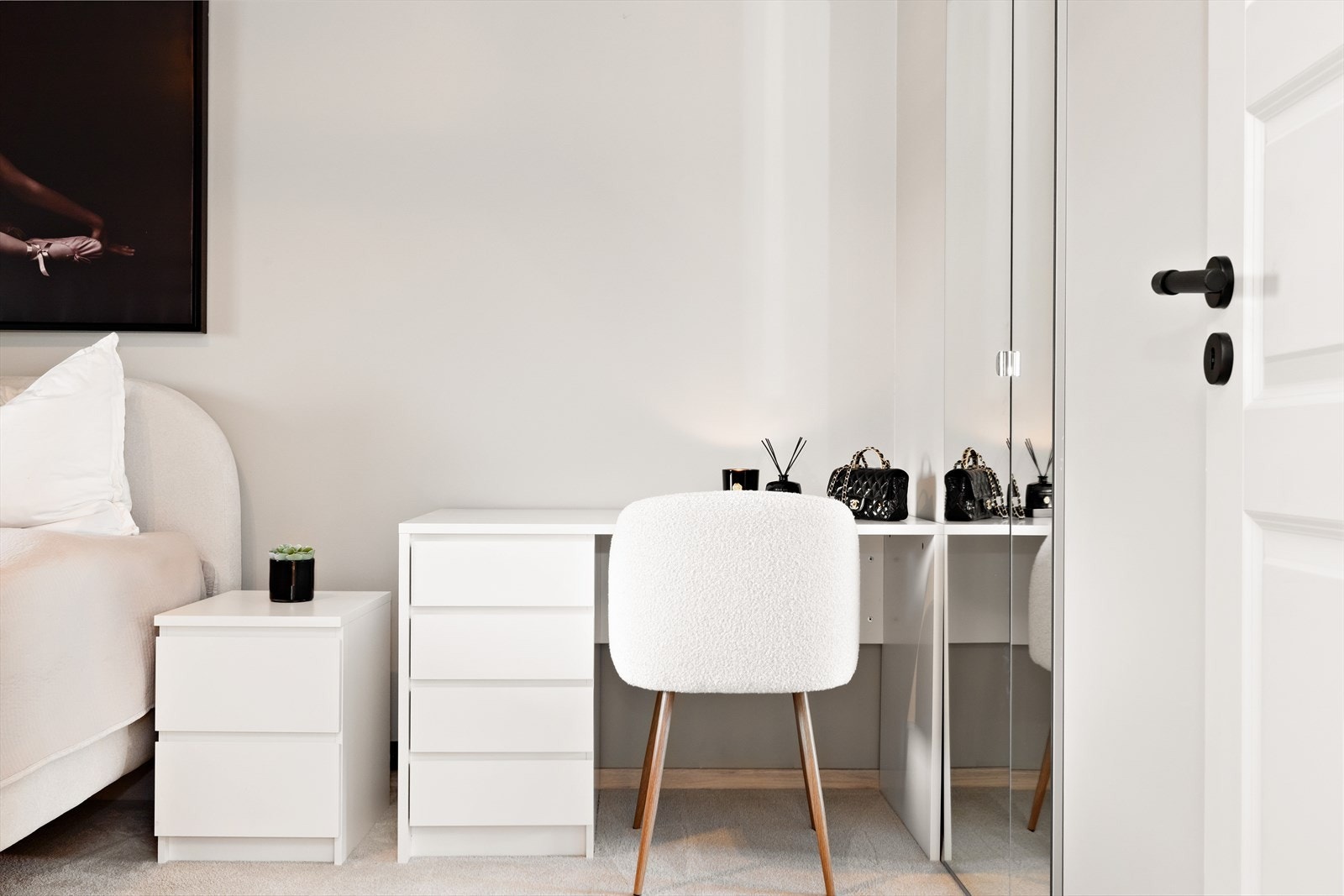 Fra hovedsoverommet er det også utgang til den store balkongen. Galleribilde