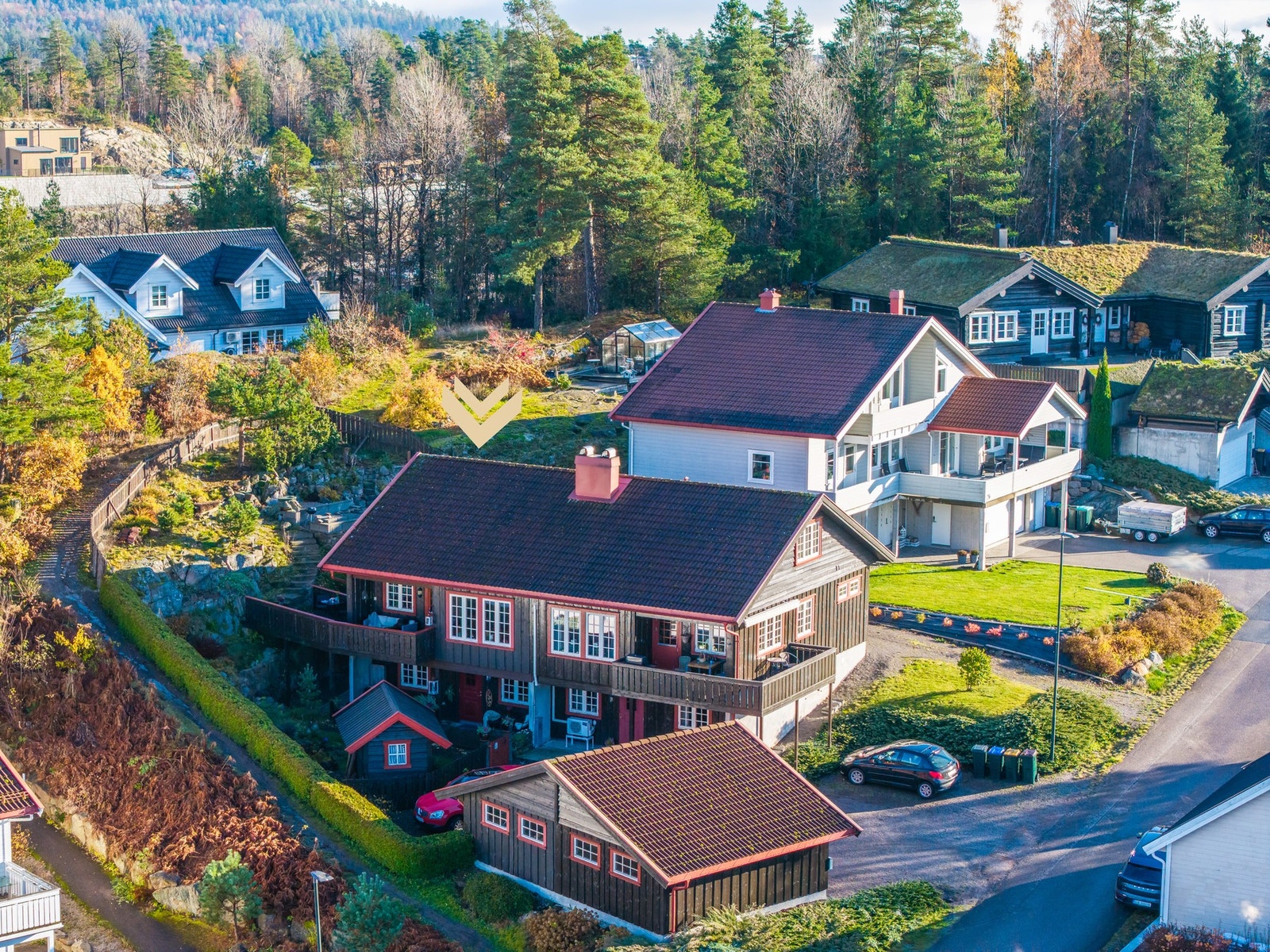 Nikolai Nordqvist v/PrivatMegleren har gleden av å presentere Røyskattlia 24B - en flott halvpart av tomannsbolig med mye sjarm og kvalitet, innerst i en blindvei. Galleribilde