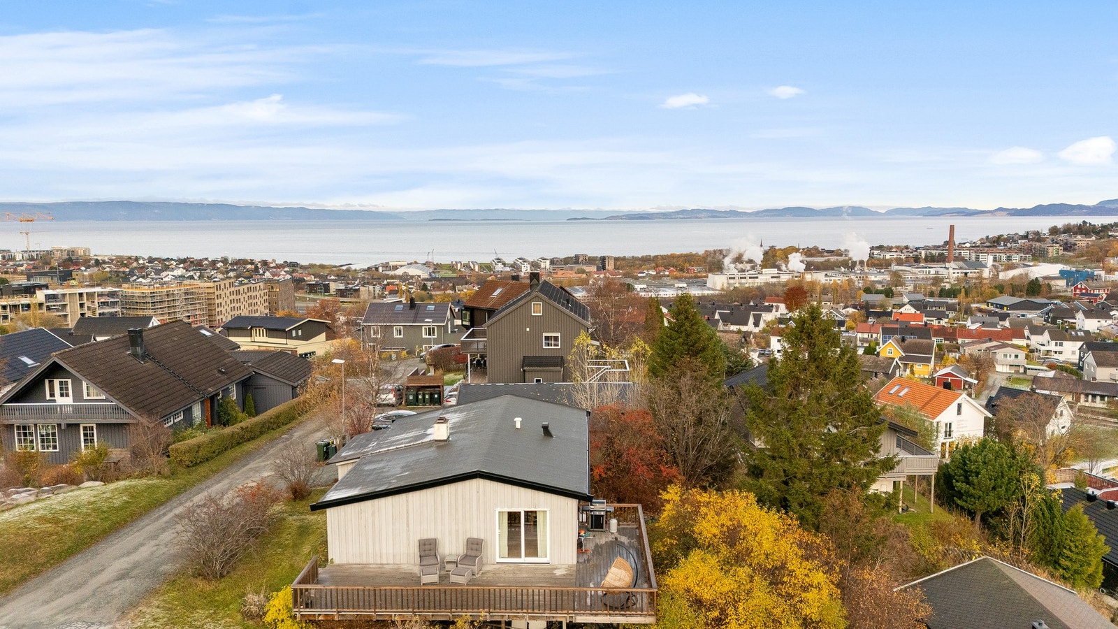 Her bor man tilbaketrukket, men samtidig sentralt til på toppdelen av Olderdalen Galleribilde