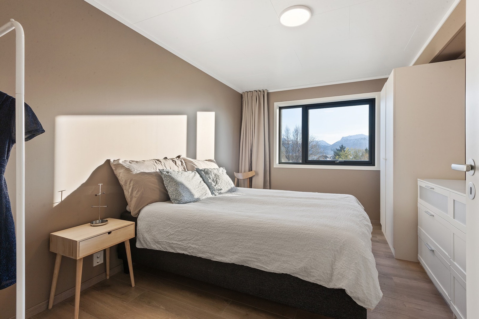 Hovedsoverom har god plass til garderobe. Galleribilde