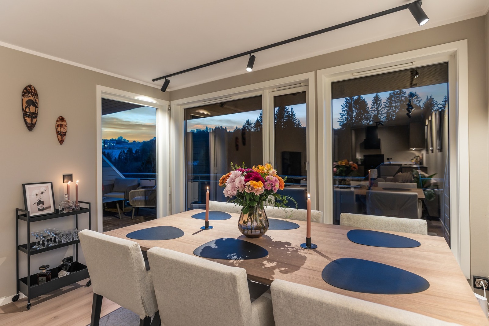 God beliggenhet i 2. etasje med flott utsikt og ingen innsyn. Galleribilde