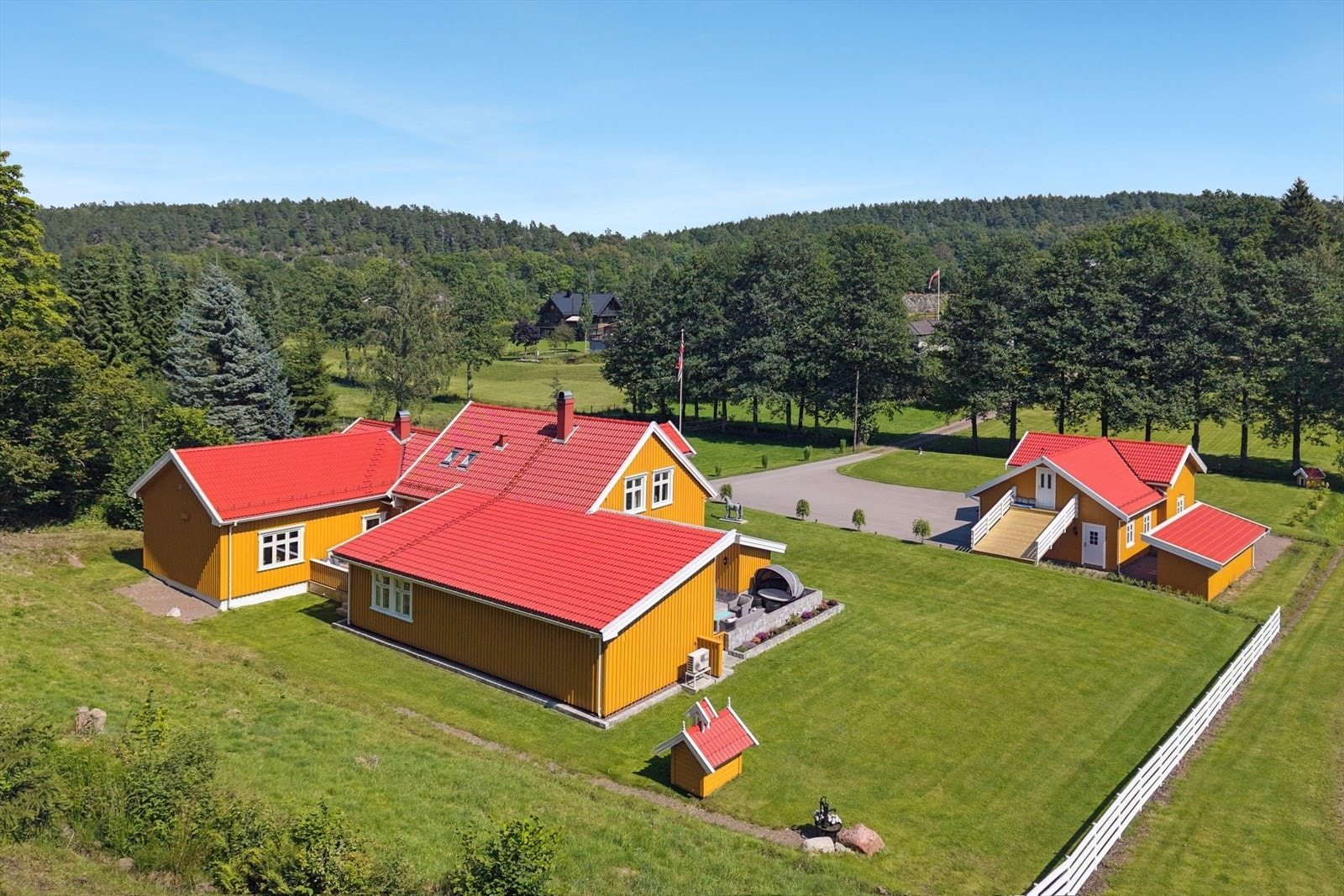 En eiendom ideell for deg som ønsker god plass rundt deg. Galleribilde