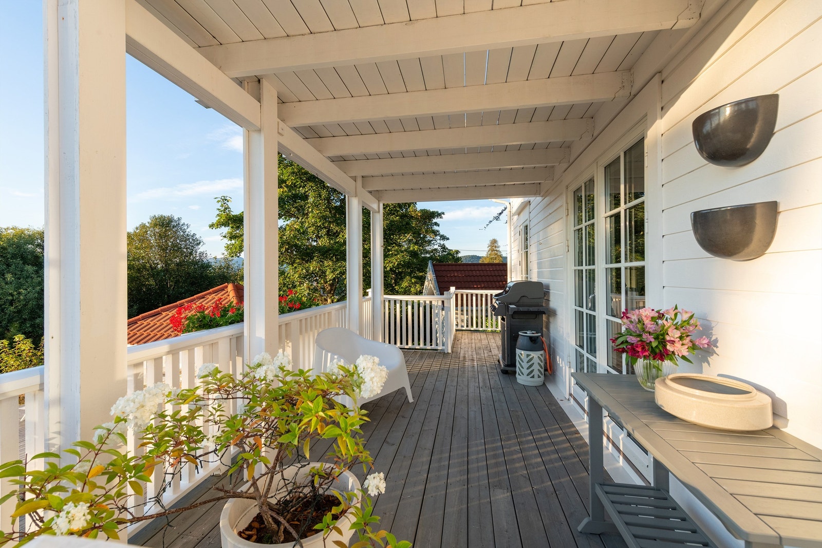 Overbygd veranda mot vest på 18 kvm Galleribilde