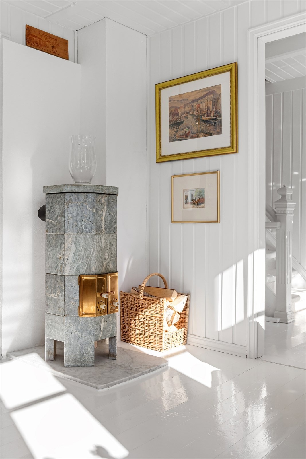 Ny klebersteinsovn i stue fra 2023 Galleribilde