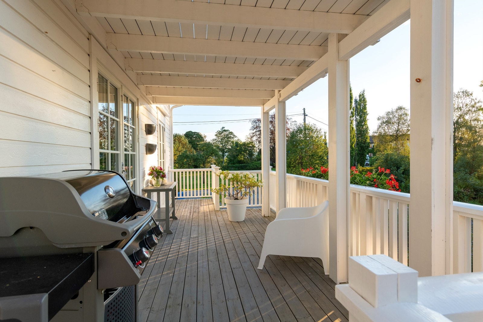 Overbygd veranda mot vest på 18 kvm Galleribilde