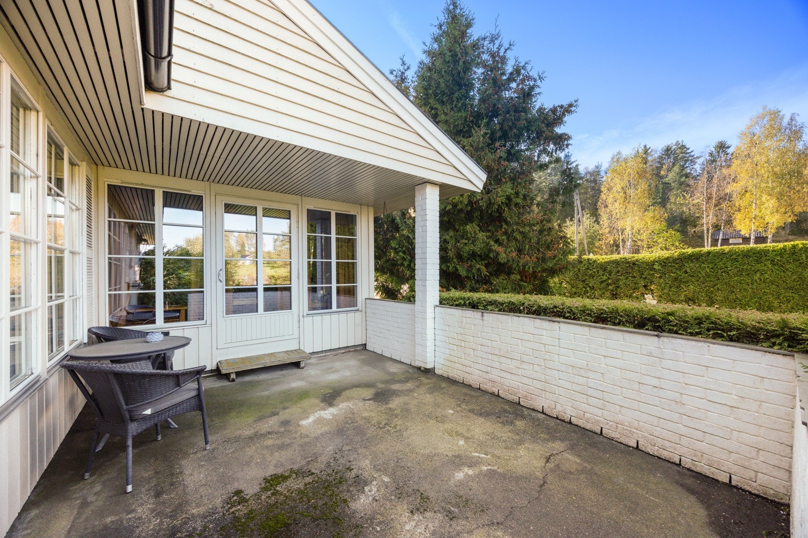 Terrasse med utgang fra stuedel Galleribilde