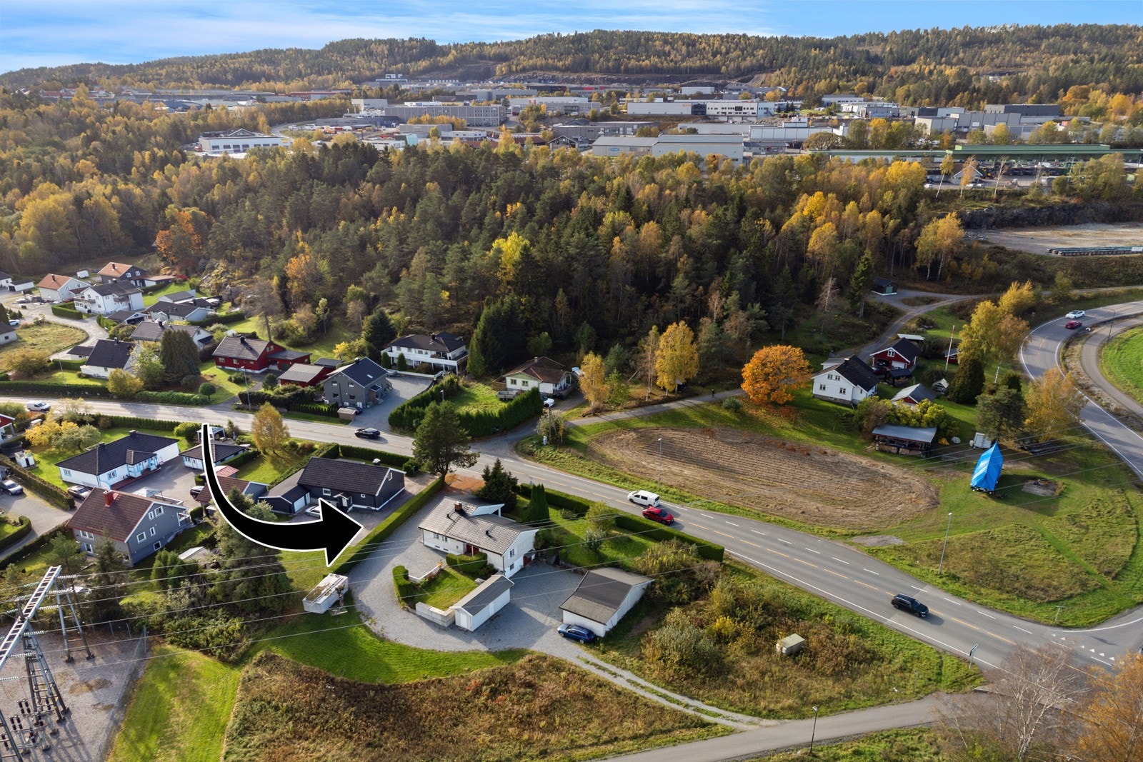 Eneboligen ligger fint og skjermet til på Kjørbekk. Galleribilde