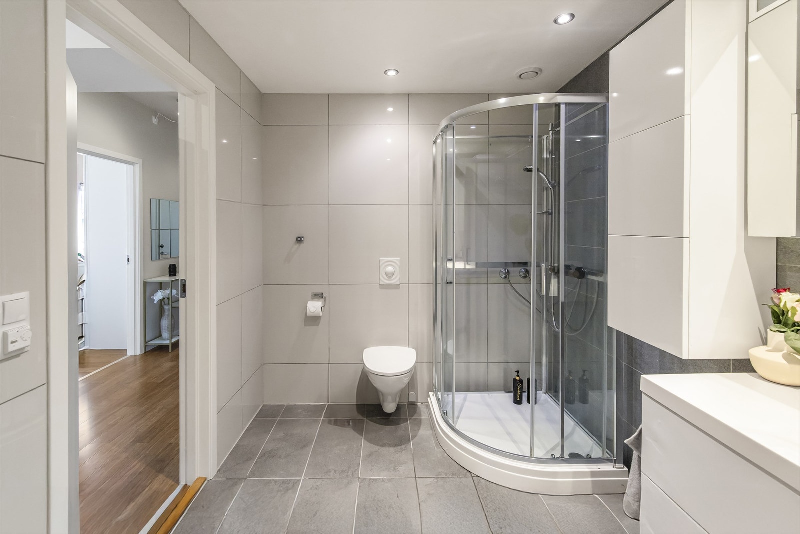 Badet Galleribilde