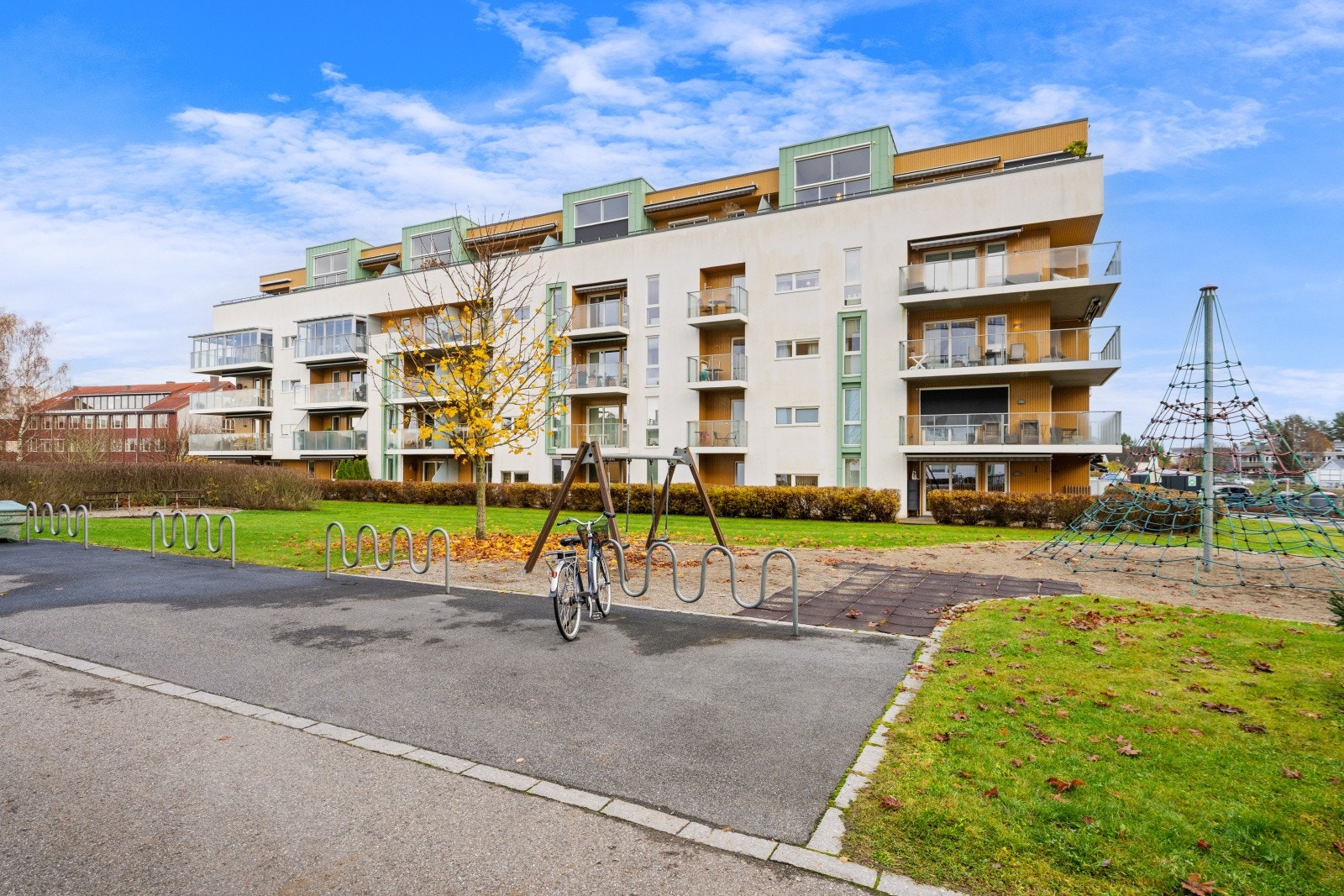 Moderne lavblokk sentralt beliggende på Jessheim. Galleribilde