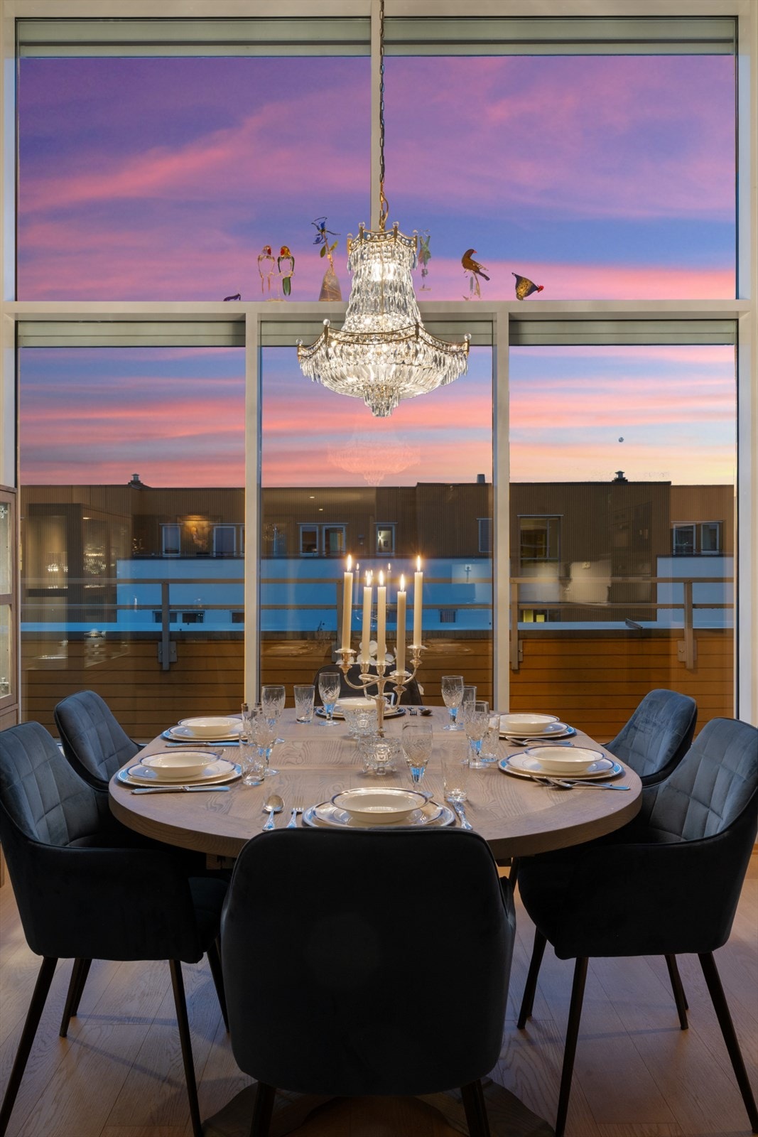 Kveldsstemning med fin solnedgang. Galleribilde