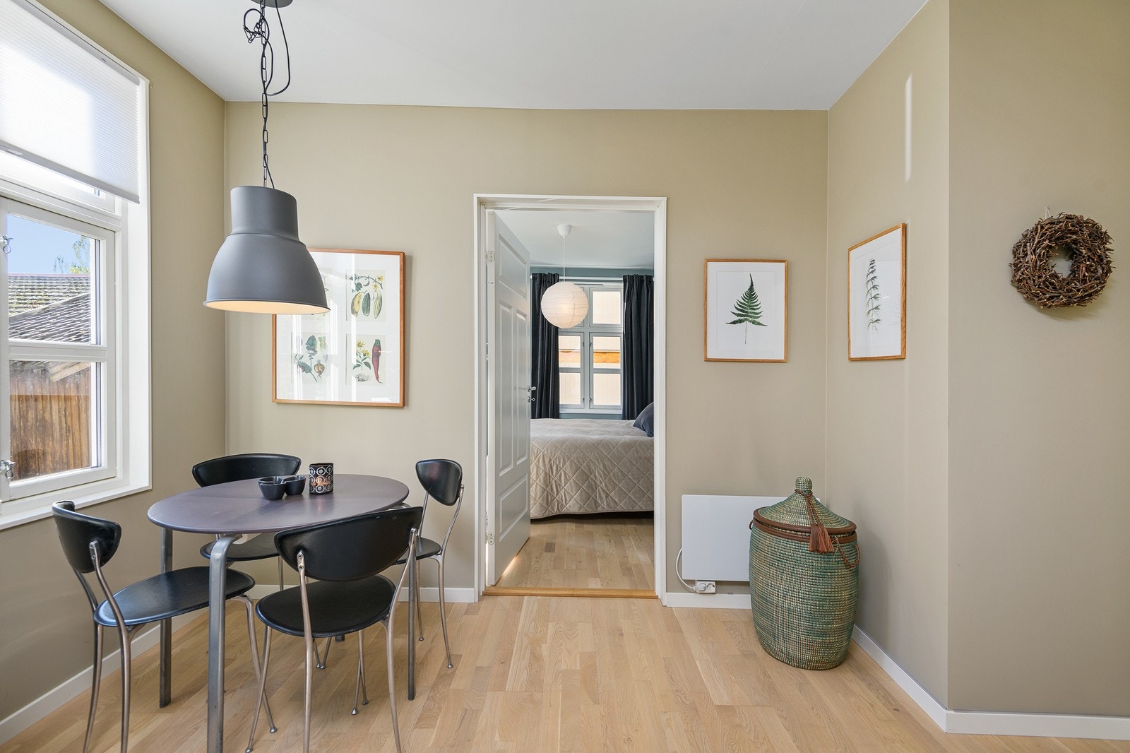 Kjøkkenet har god plass med mulighet for ekstra oppbevaring eller innredning. Galleribilde