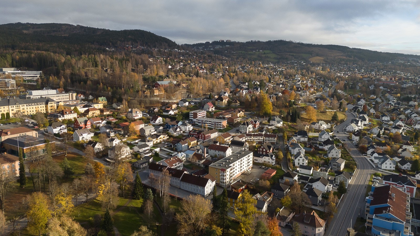 Denne leiligheten kombinerer en rolig og tilbaketrukket beliggenhet med nærhet til alt byen har å by på. Galleribilde