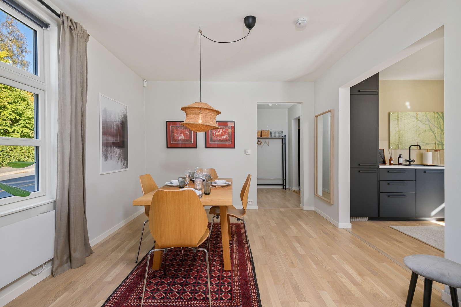 Det er gjennomgående god standard, moderne overflater og innredninger. Galleribilde