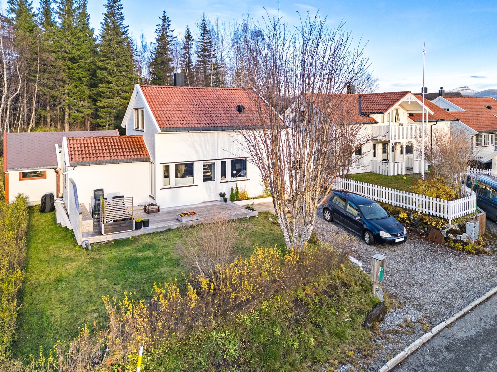 Flott enebolig med romslig utebod/hobbyrom og pen hage. Galleribilde