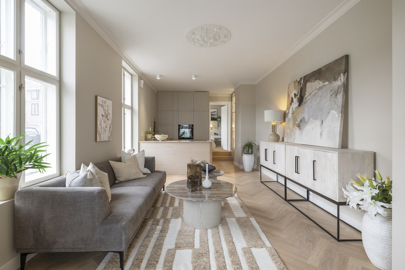 Leiligheten fremstår som ny og er perfekt for deg som ønsker å flytte rett inn uten behov for oppussing. Galleribilde