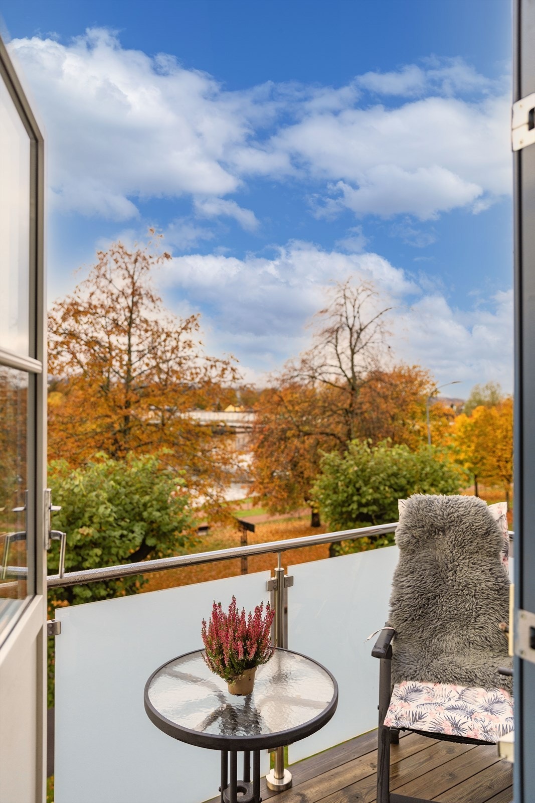 Fra stuen er det videre utgang til en flott balkong. Galleribilde