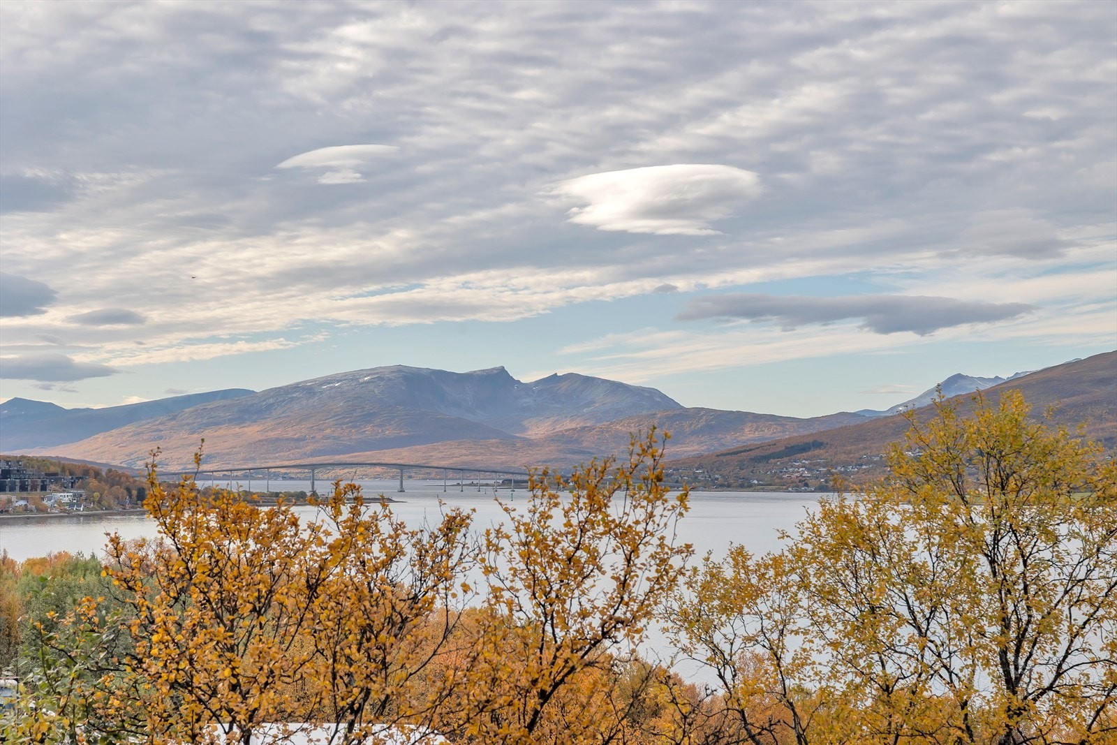Sandnessundbrua og Kvaløya. Galleribilde