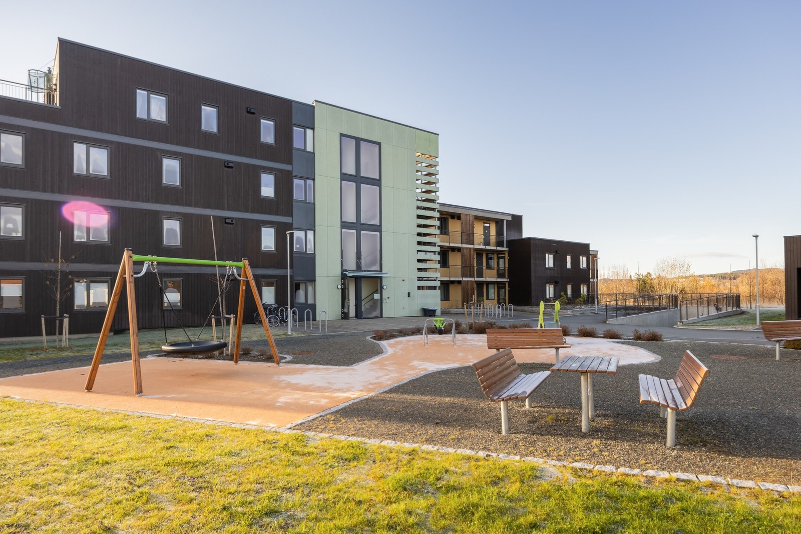 Bygget og uteområdet er moderne og alt er nytt i 2023 Galleribilde
