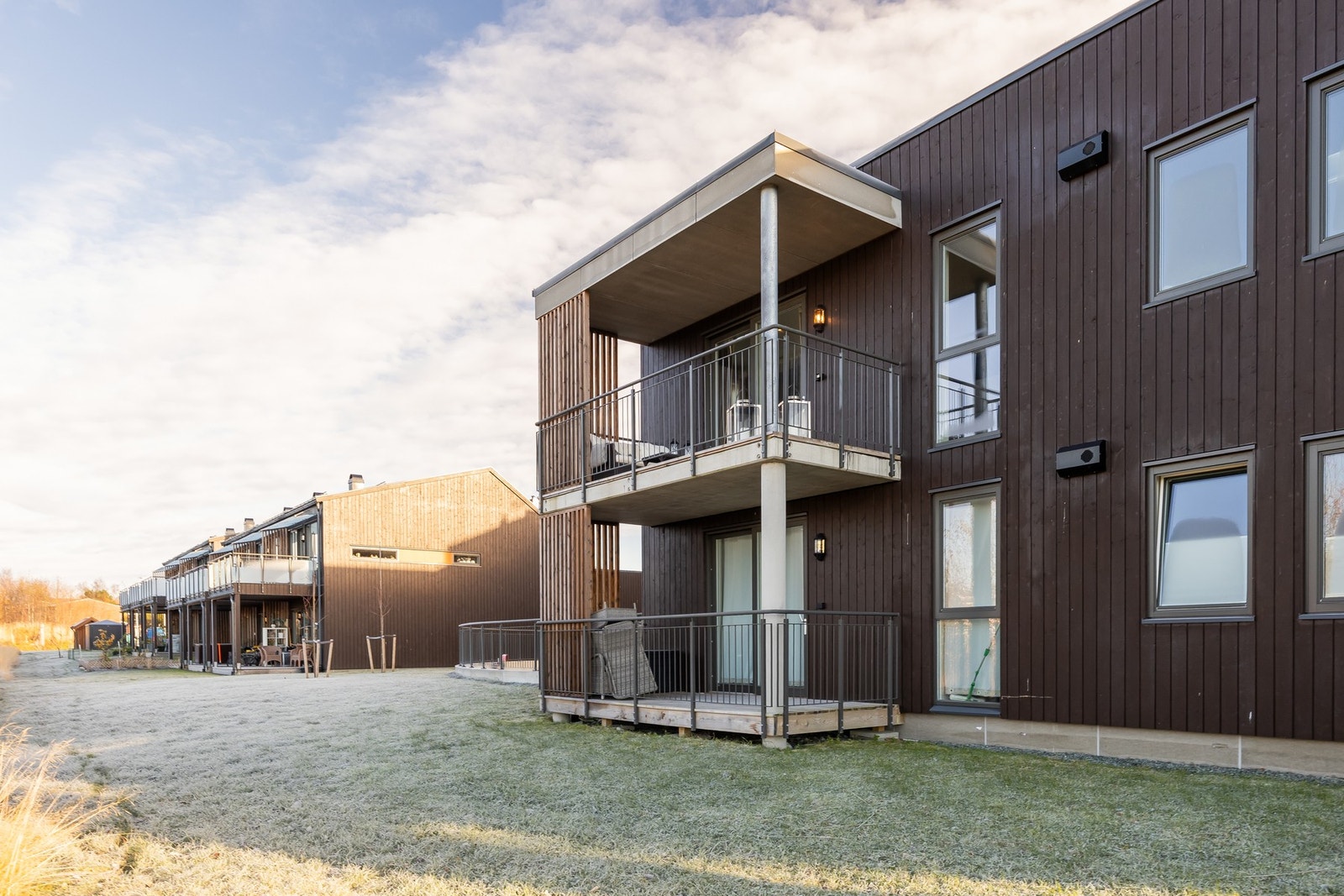 Leiligheten ligger i 2 etasje, vestvendt Galleribilde