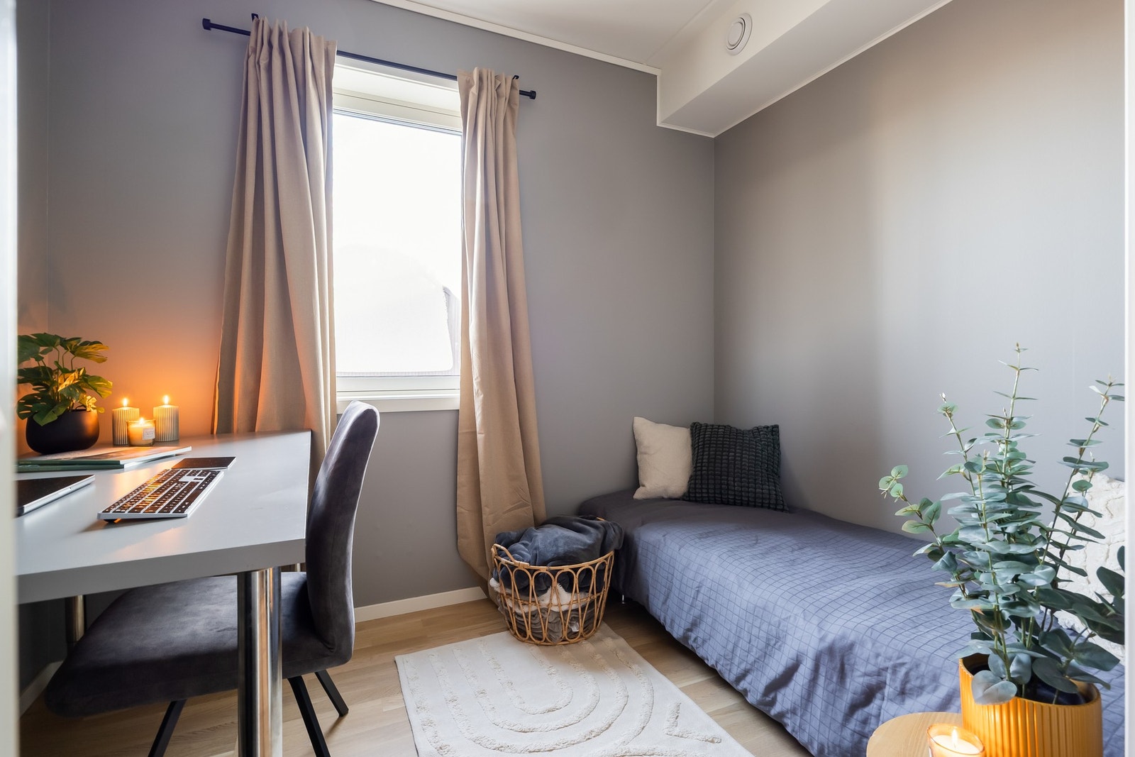 Soverom 2 vegg i vegg med stue. Galleribilde