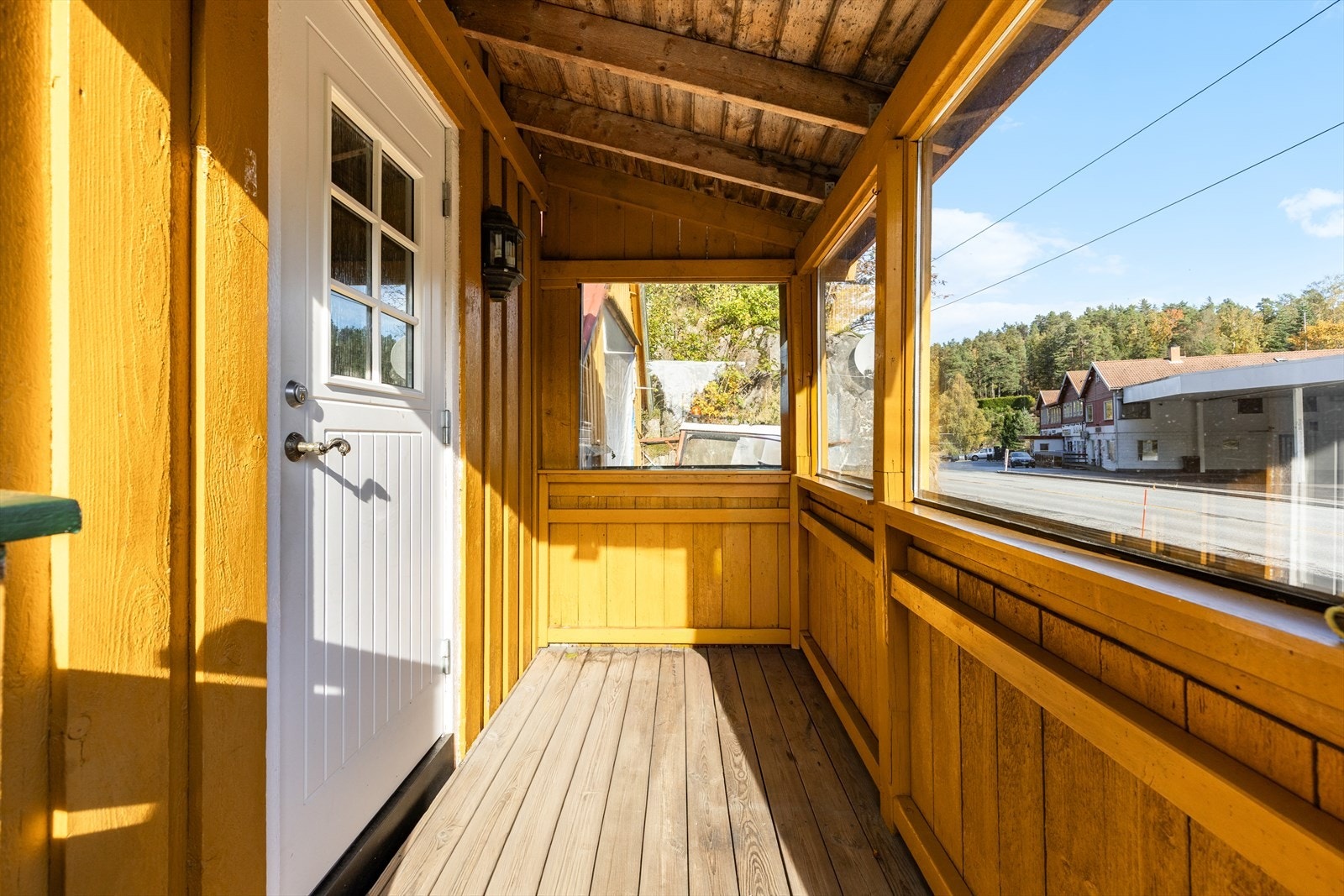 Inngangsparti med overbygd tak Galleribilde