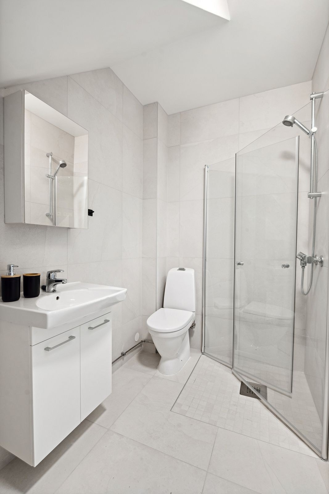 Bad - har opplegg for vaskemaskin og tørketrommel. Galleribilde