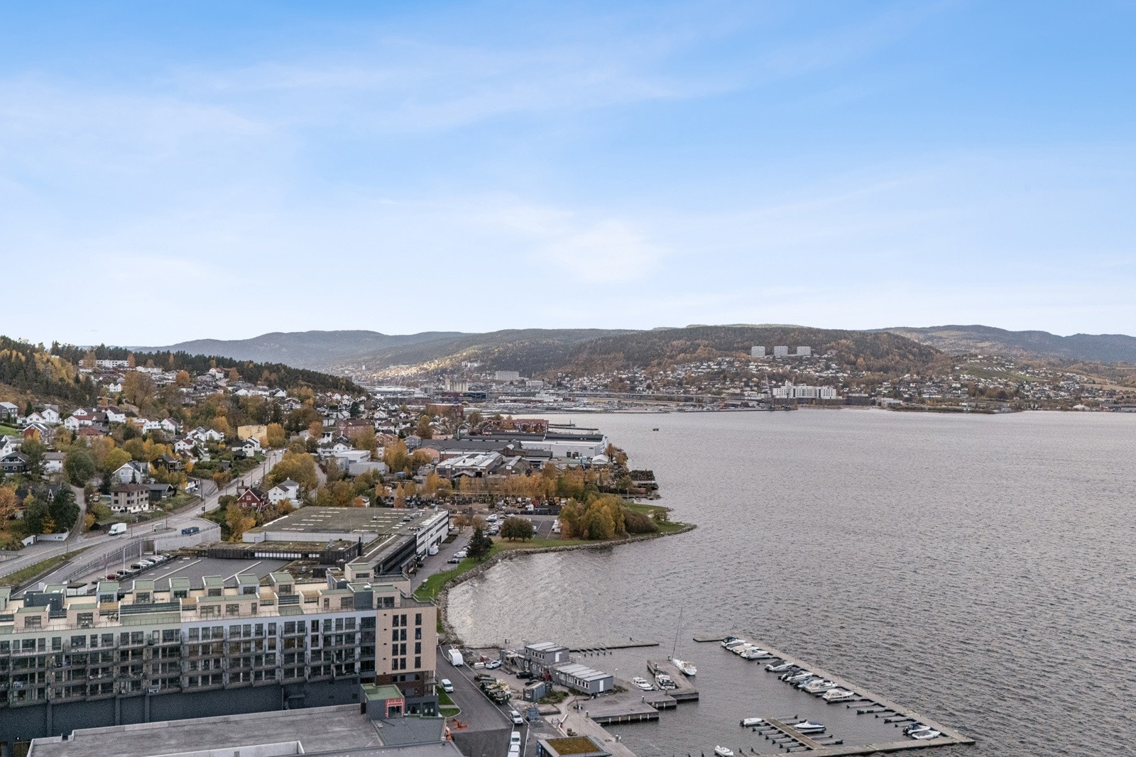 Leiligheten har en attraktiv beliggenhet ved Drammensfjorden. Galleribilde