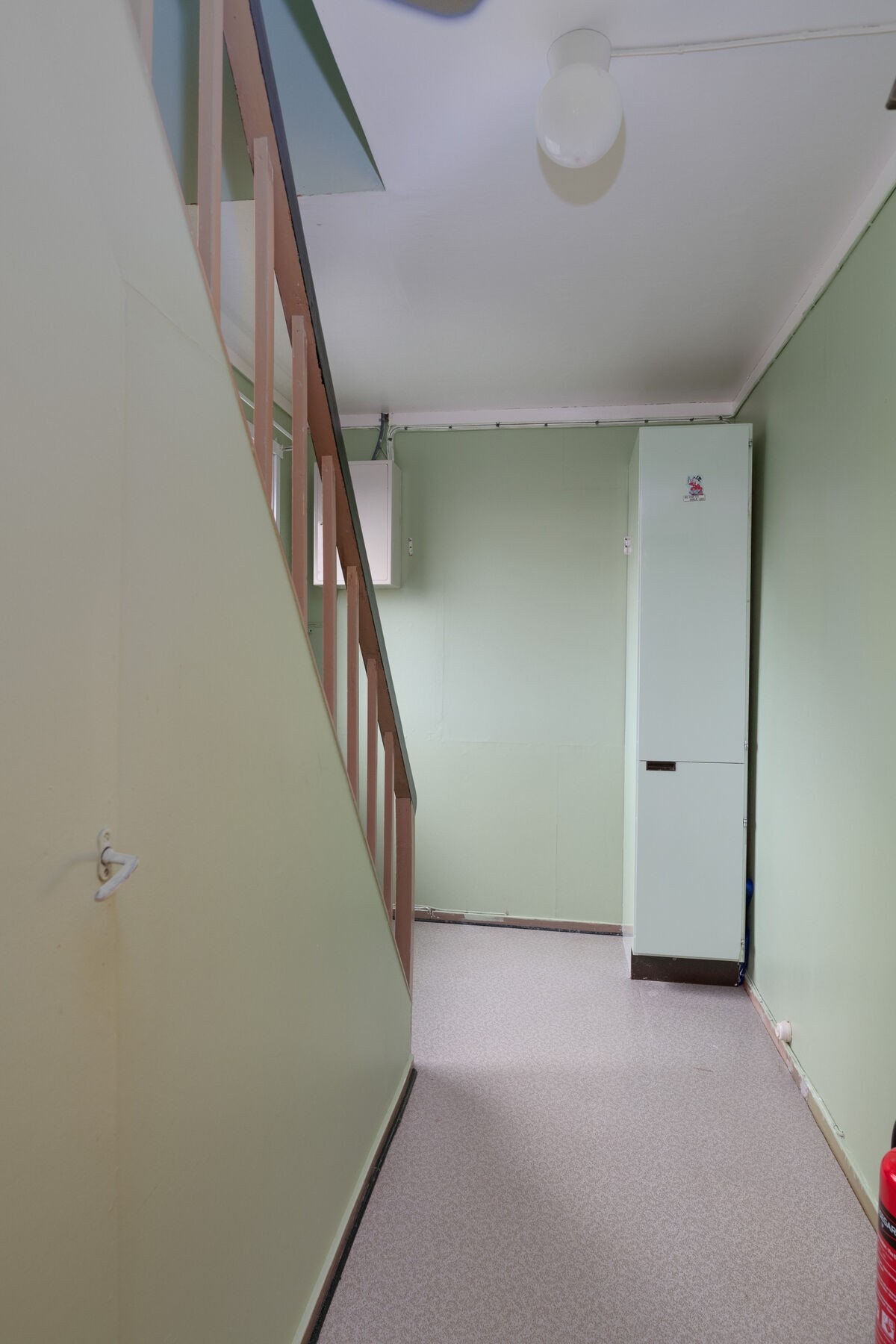 Trappegang med adkomst til 2. etasje og kjeller. Galleribilde