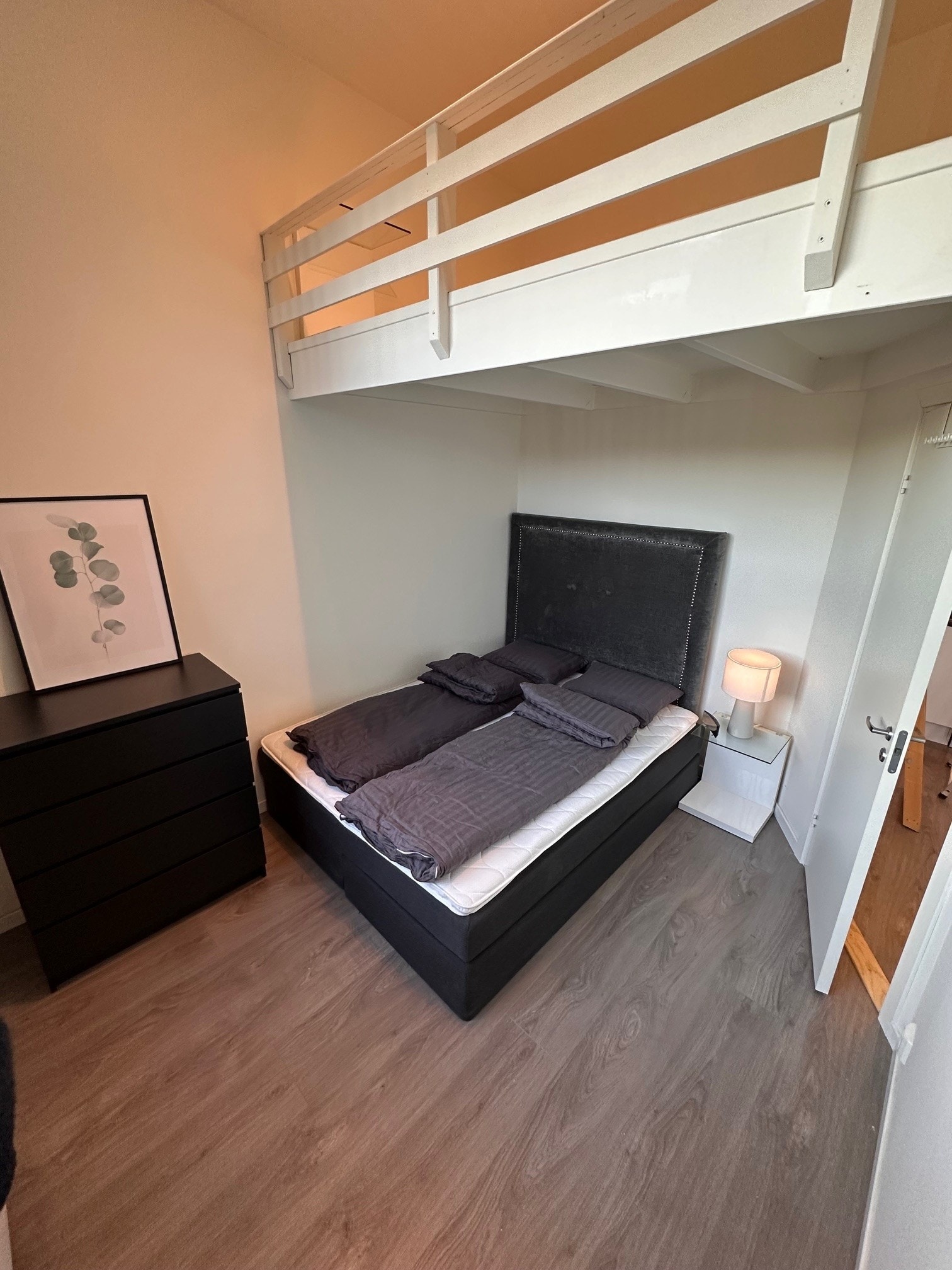 Soverom med hems Galleribilde