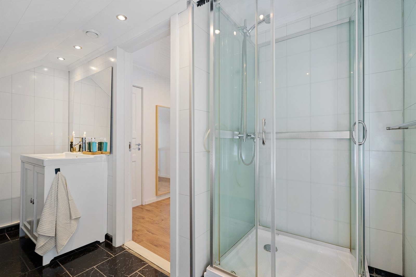 Praktisk dusjkabinett Galleribilde