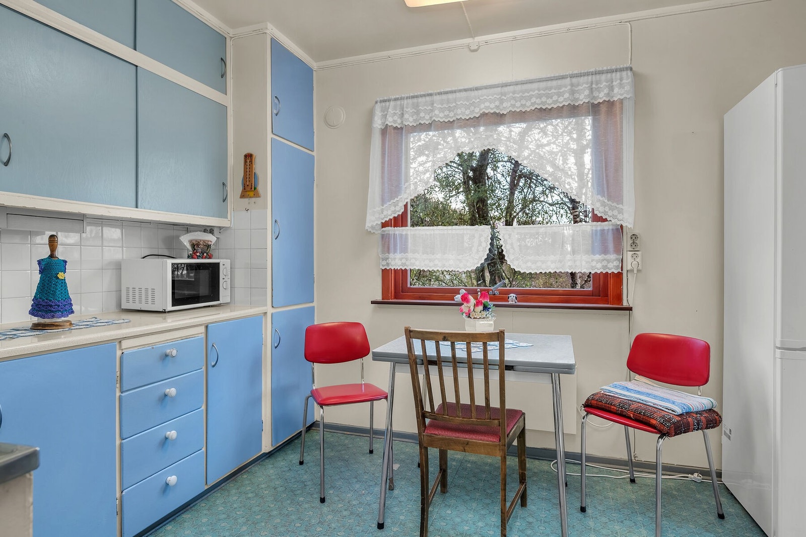 Hyggelig frokostplass på kjøkkenet. Galleribilde