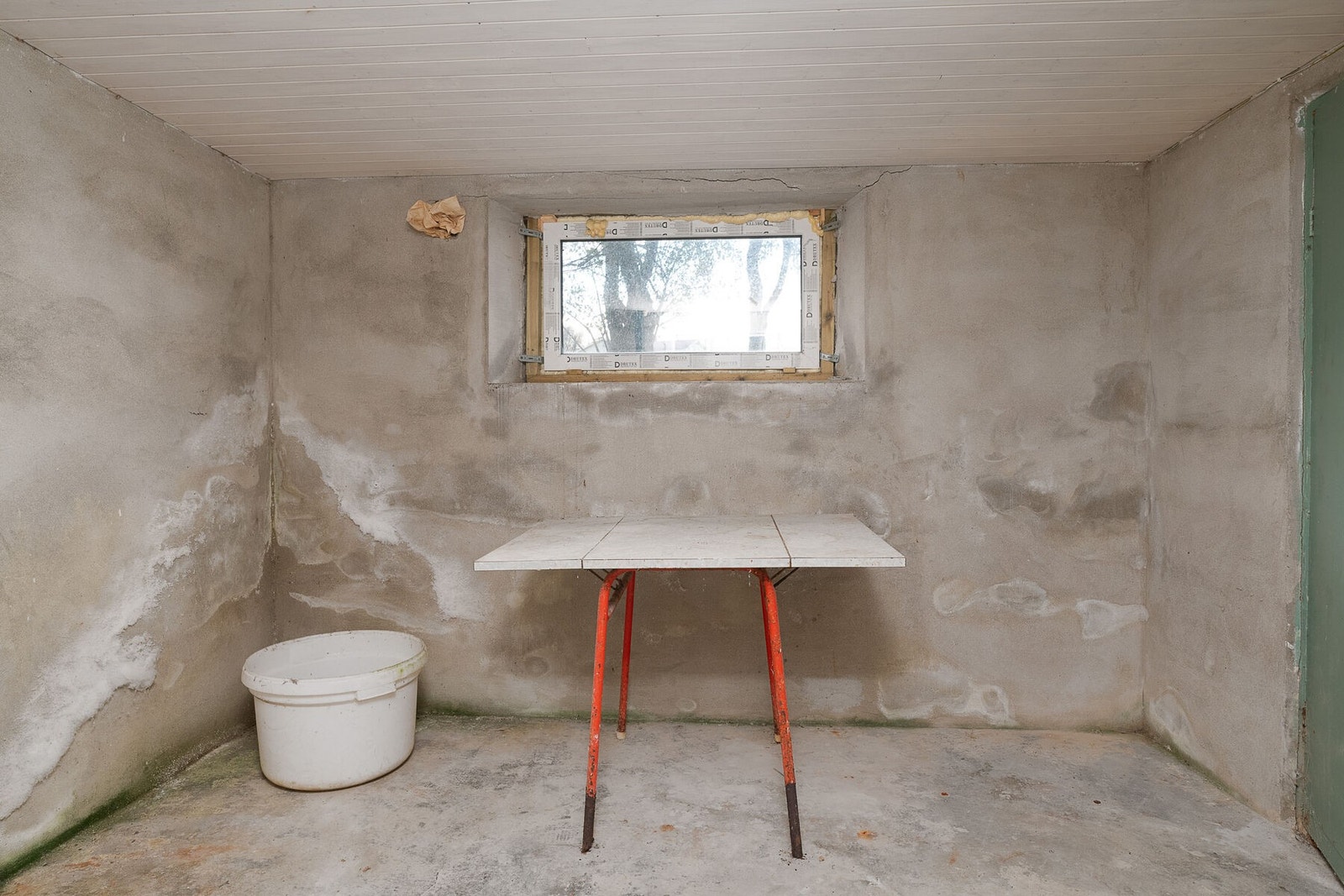 Kjelleren er uinnredet, og byr i hovedsak på oppbevaringsplass. Galleribilde