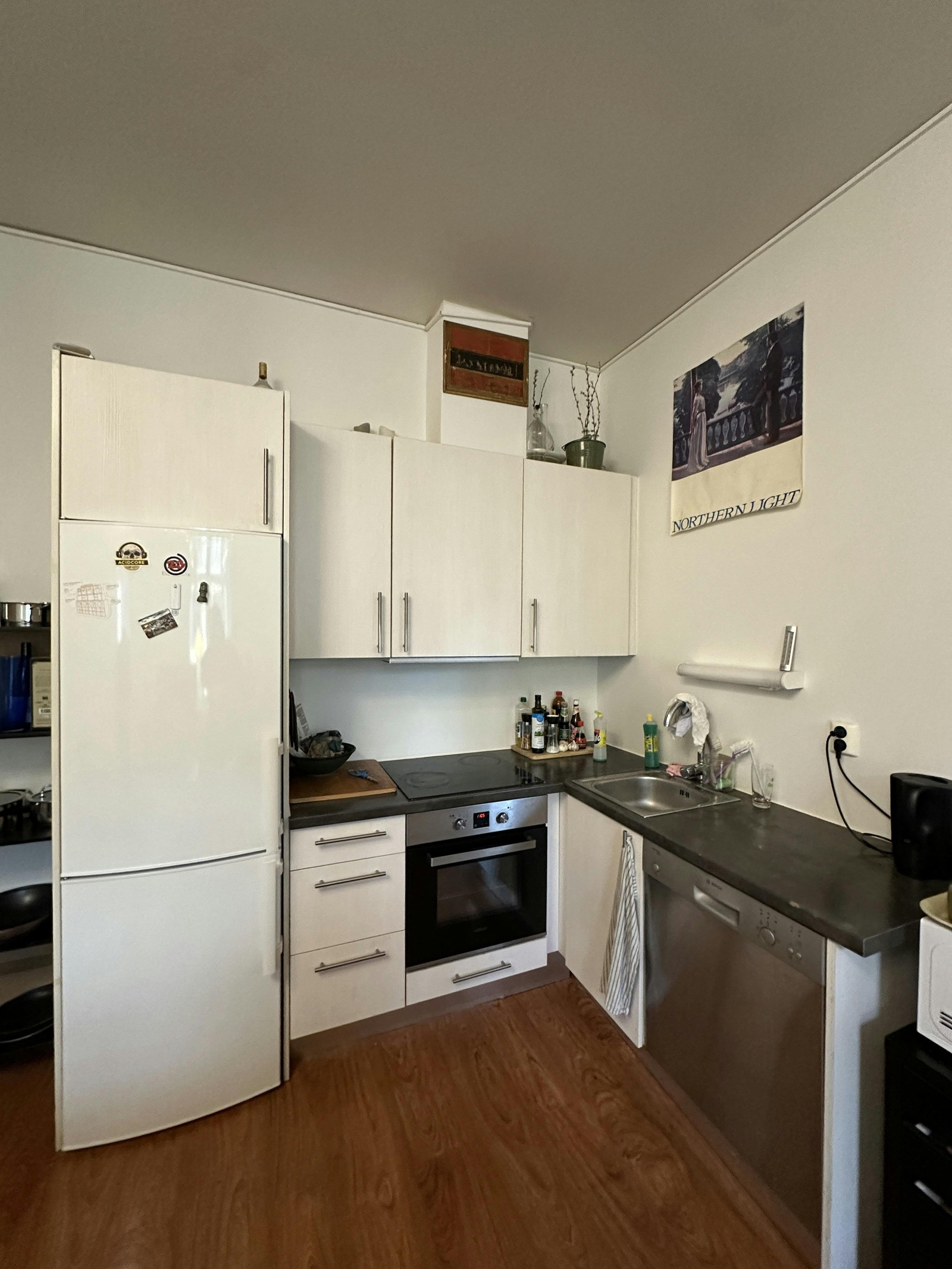 Stue med åpent kjøkken Galleribilde