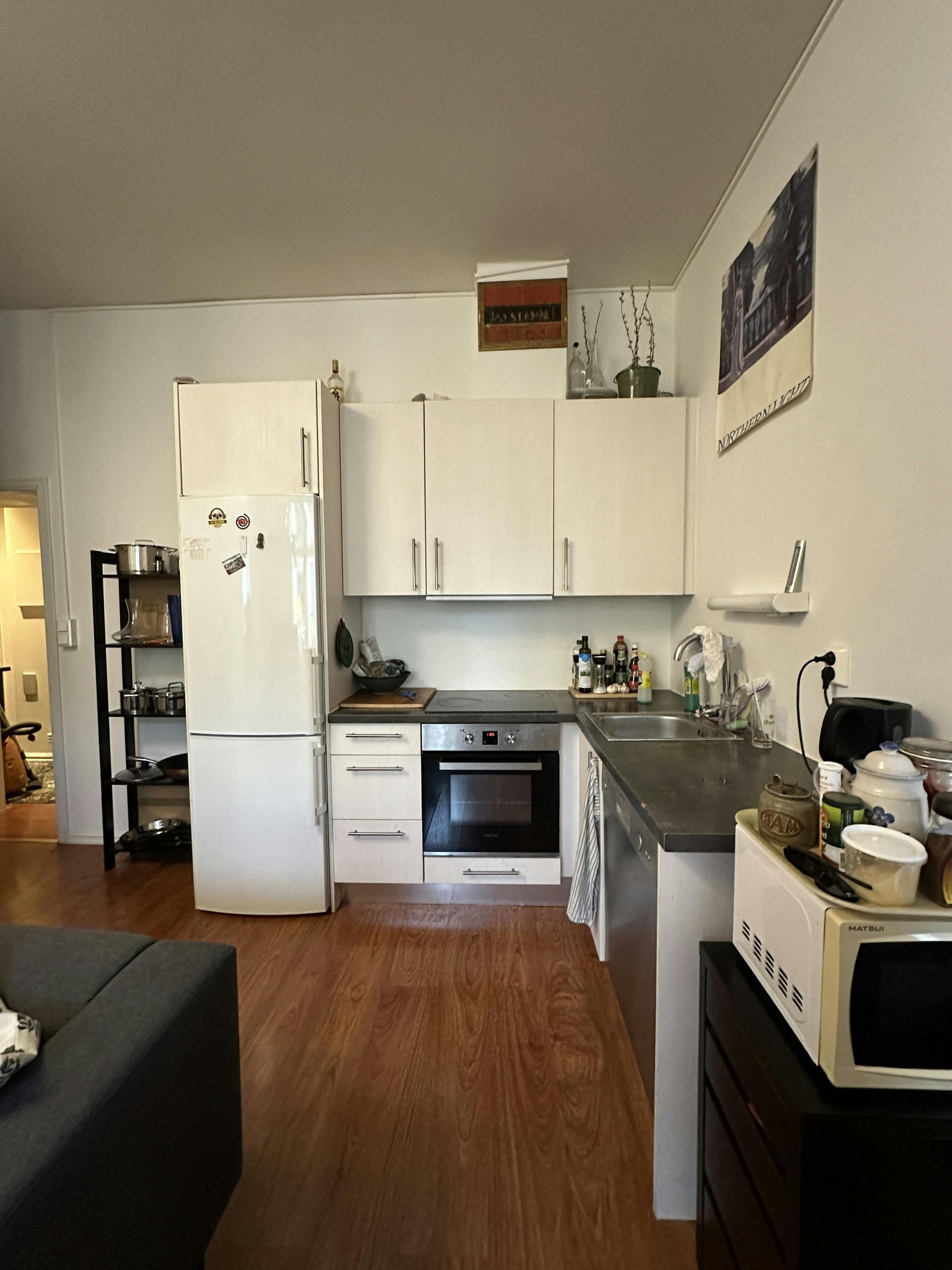 Stue med åpent kjøkken Galleribilde