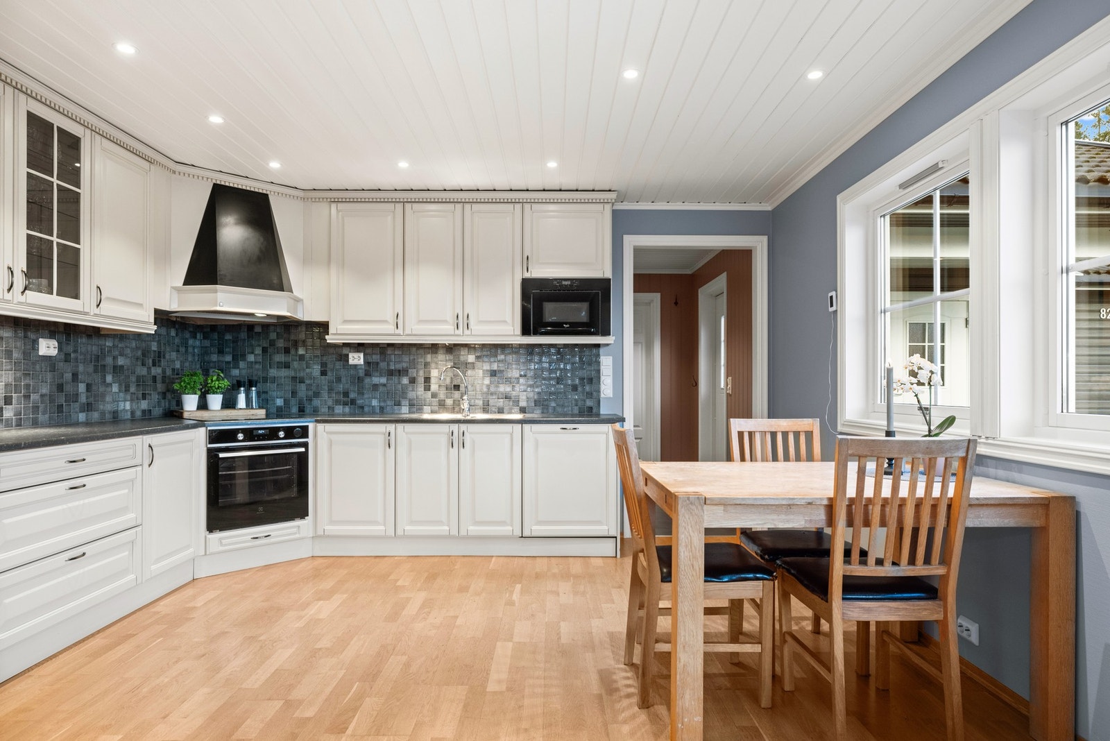 Meget praktisk kjøkken Galleribilde