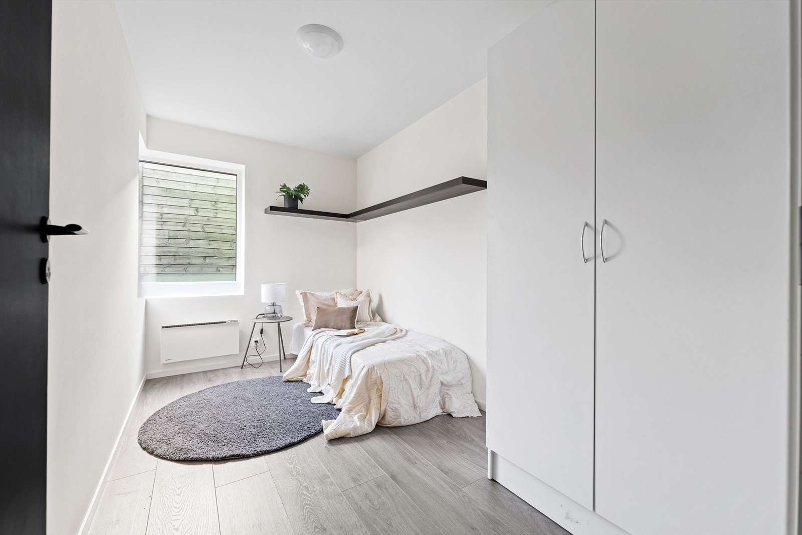 Soverom 2 med plass til ønsket møblement. Galleribilde