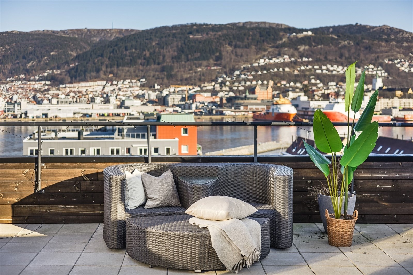 Høstbilde av felles takterrasse Galleribilde